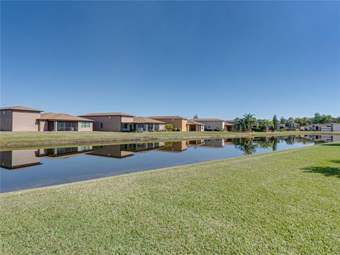 A home in LAKE WALES