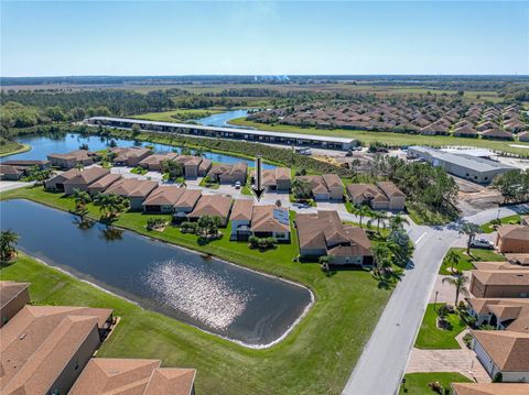 A home in LAKE WALES