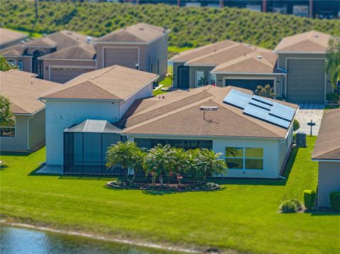 A home in LAKE WALES