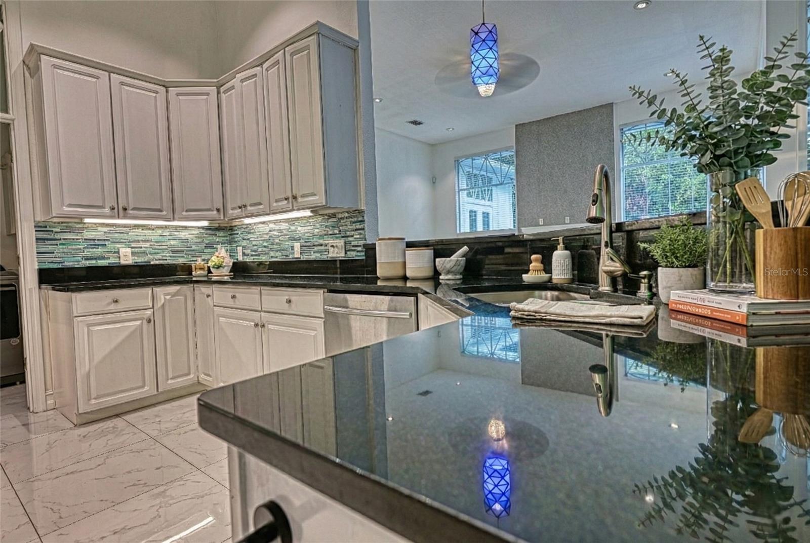 HUNTERS CREEK TR 200-215 PH 01 - Residential