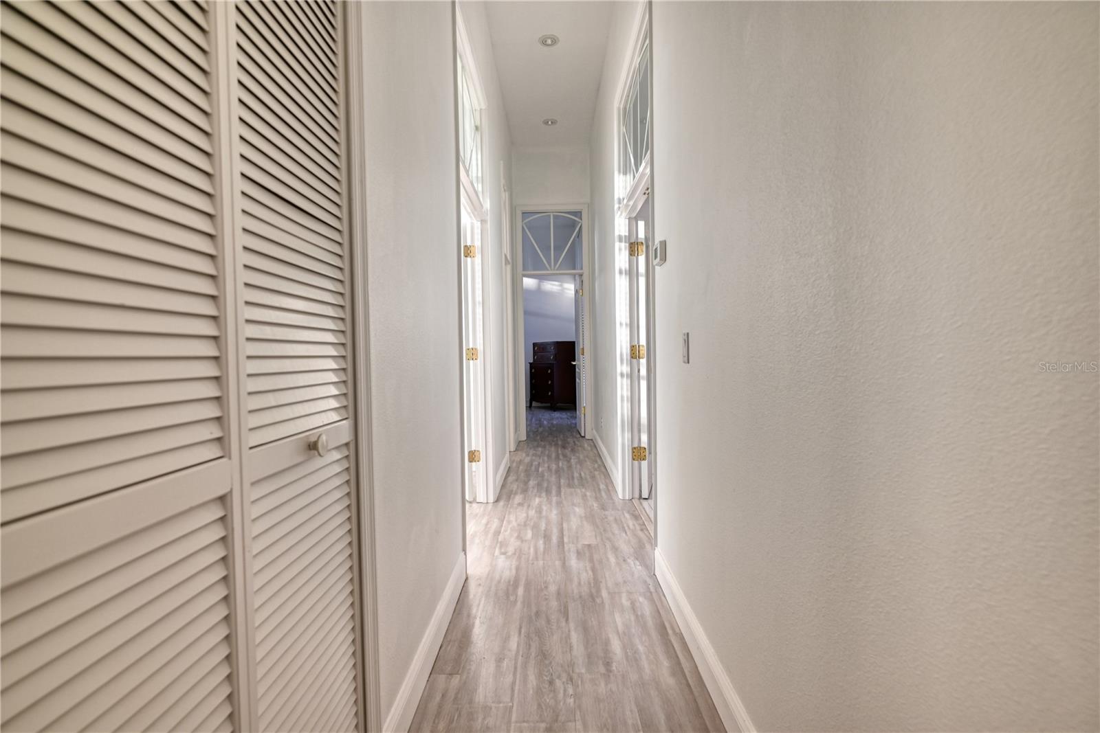 HUNTERS CREEK TR 200-215 PH 01 - Residential