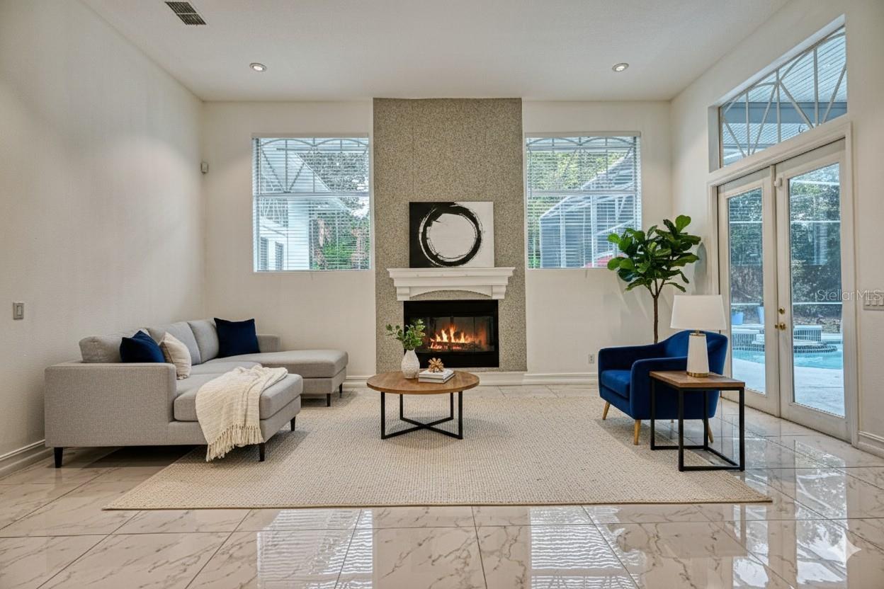 HUNTERS CREEK TR 200-215 PH 01 - Residential