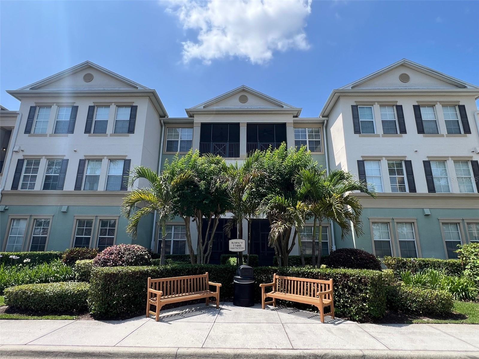 Welcome to your dream condo in the serene Lakeside community of Windermere, FL! This charming 2-bedroom, 2-bathroom residence offers a perfect blend of comfort and style. Step inside to discover an open-concept living space flooded with natural light, ideal for both relaxing and entertaining.
The well-appointed kitchen features modern appliances and ample counter space, making meal prep a breeze. The spacious master suite includes a private bath and generous closet, providing a tranquil retreat. Enjoy morning coffee on your private balcony with stunning views of the picturesque surroundings.
Lakeside offers fantastic amenities, including a sparkling pool, fitness center, and walking trails, all nestled in a friendly community atmosphere. With easy access to shopping, dining, and top-rated schools, this condo is perfect for families, professionals, or anyone seeking a vibrant lifestyle.
Don’t miss the opportunity to make this wonderful property your new home! Schedule your showing today!
