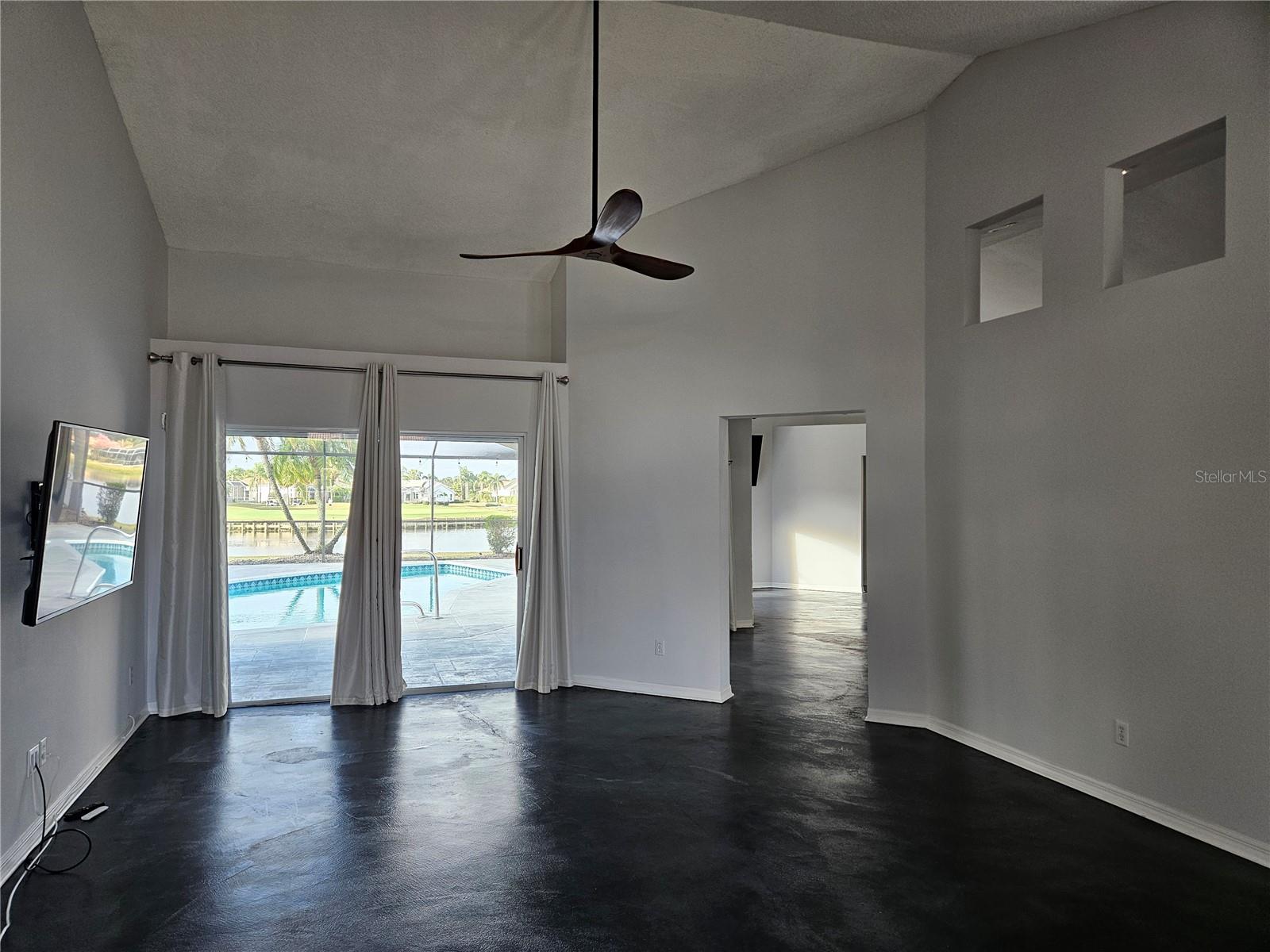 1211 PERIDOT LANE