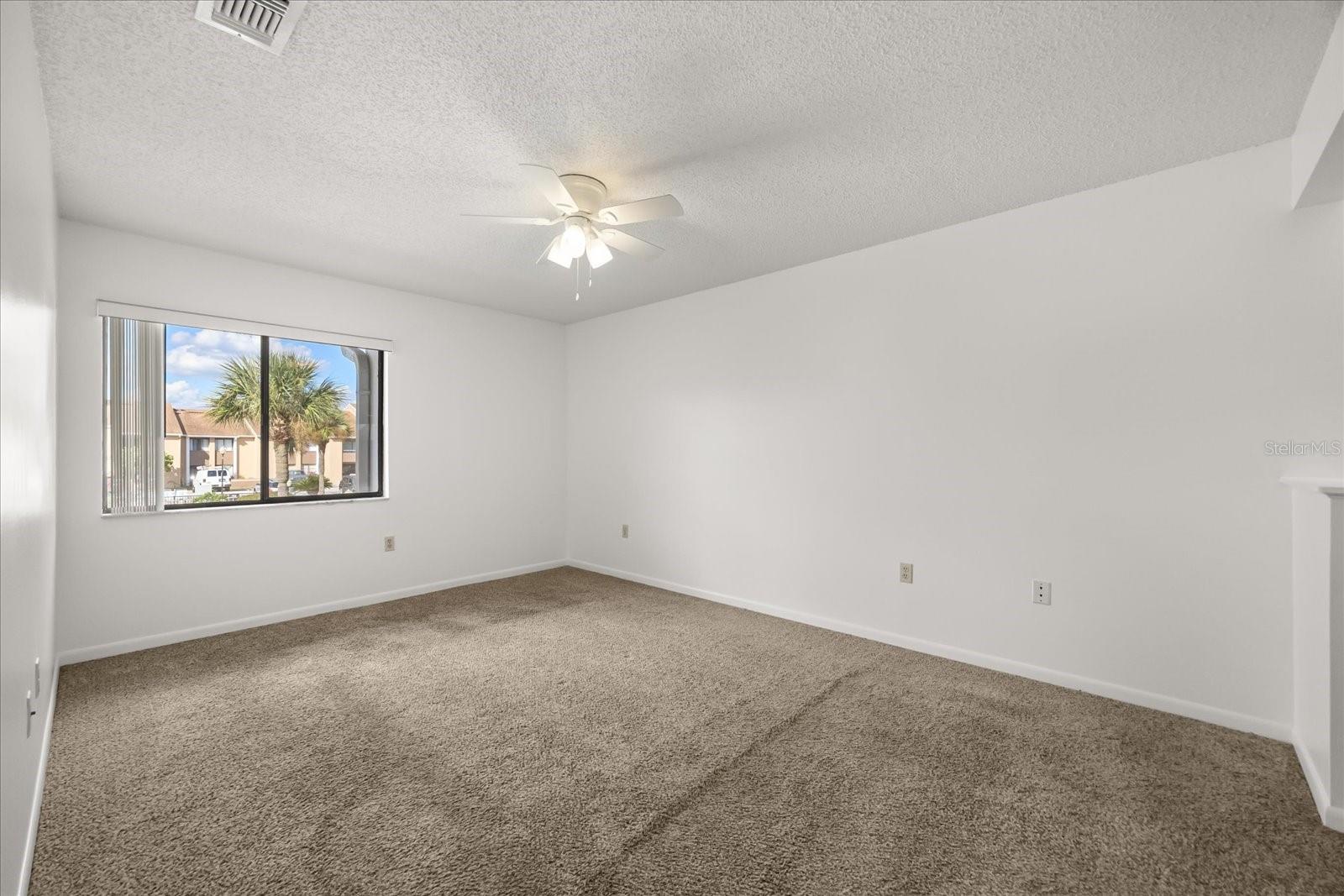 TAMARIND PH 02 - Residential