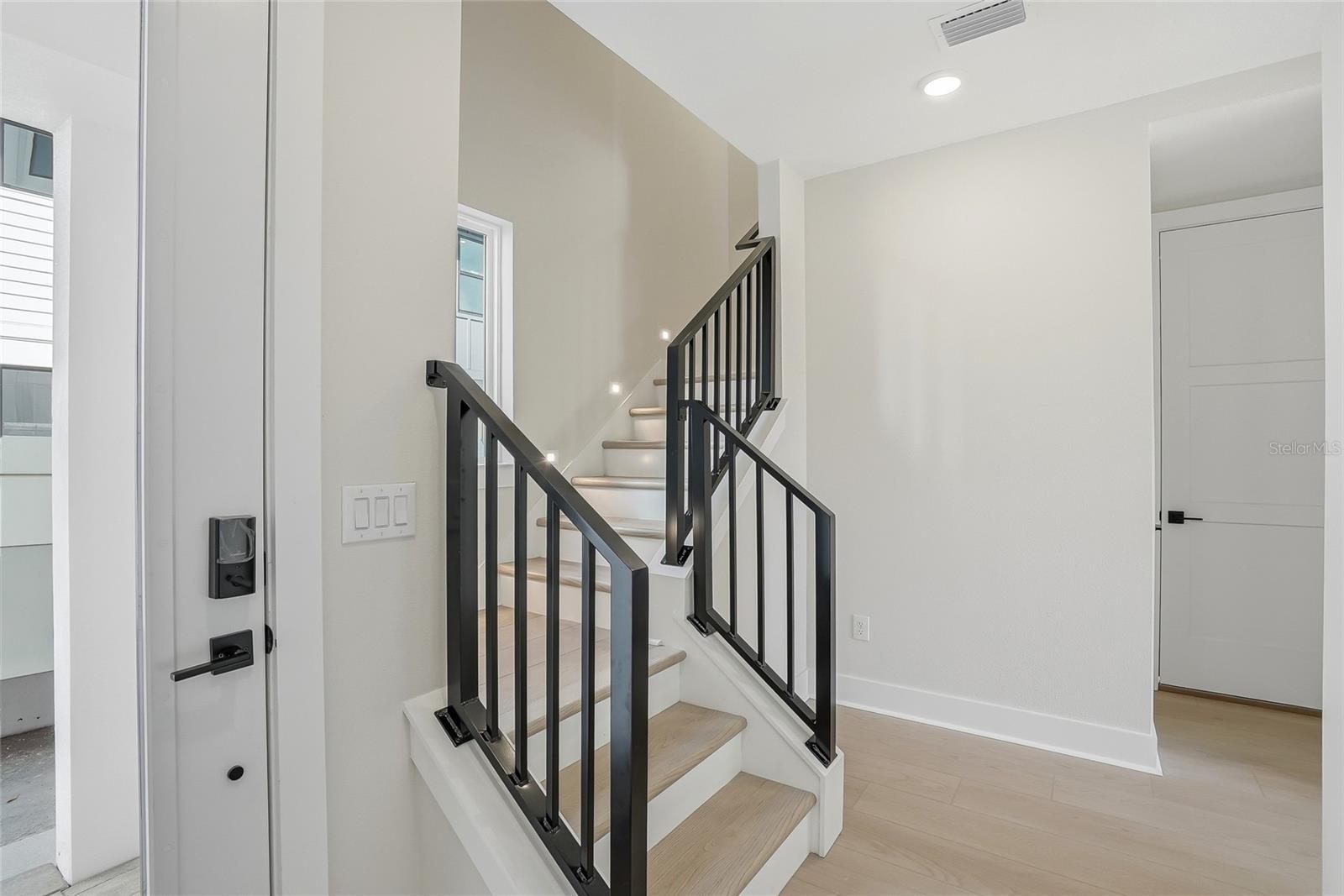 BLANC TOWNHOMES - Residential