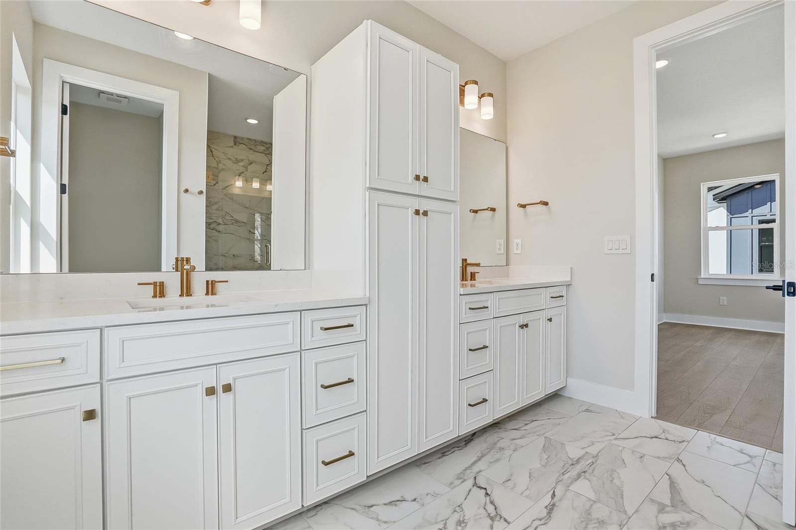 BLANC TOWNHOMES - Residential