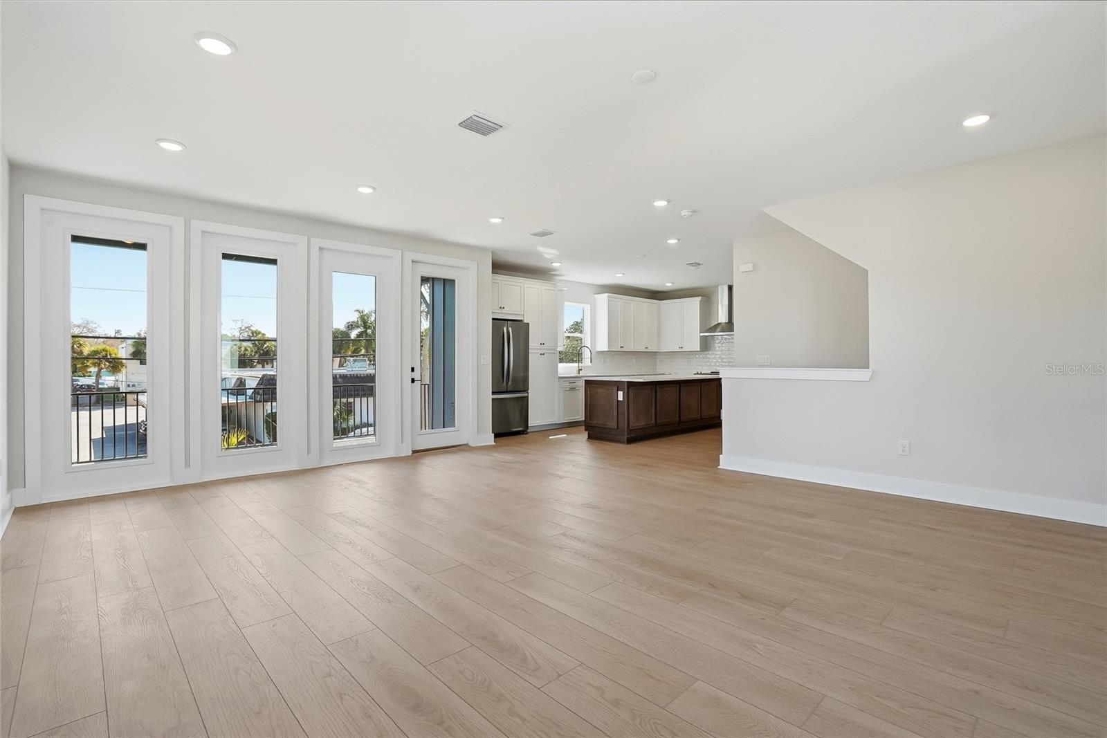 BLANC TOWNHOMES - Residential