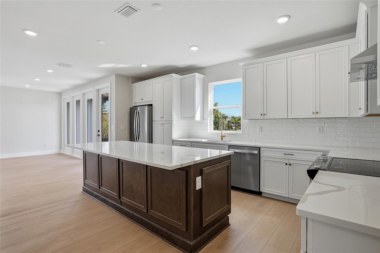 BLANC TOWNHOMES - Residential