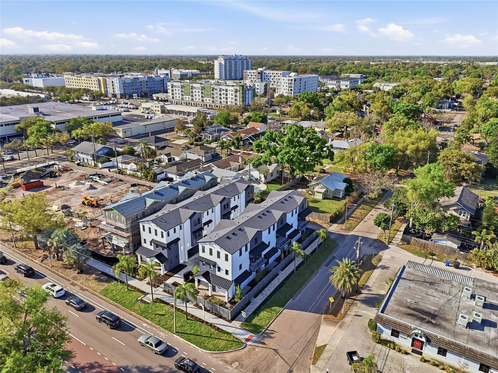 BLANC TOWNHOMES - Residential