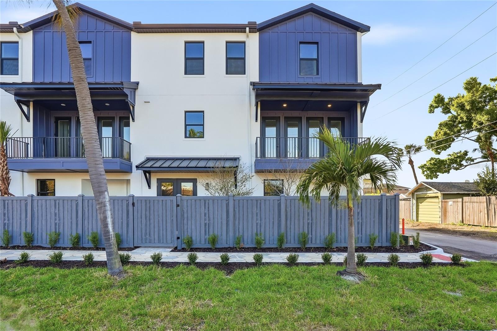 BLANC TOWNHOMES - Residential