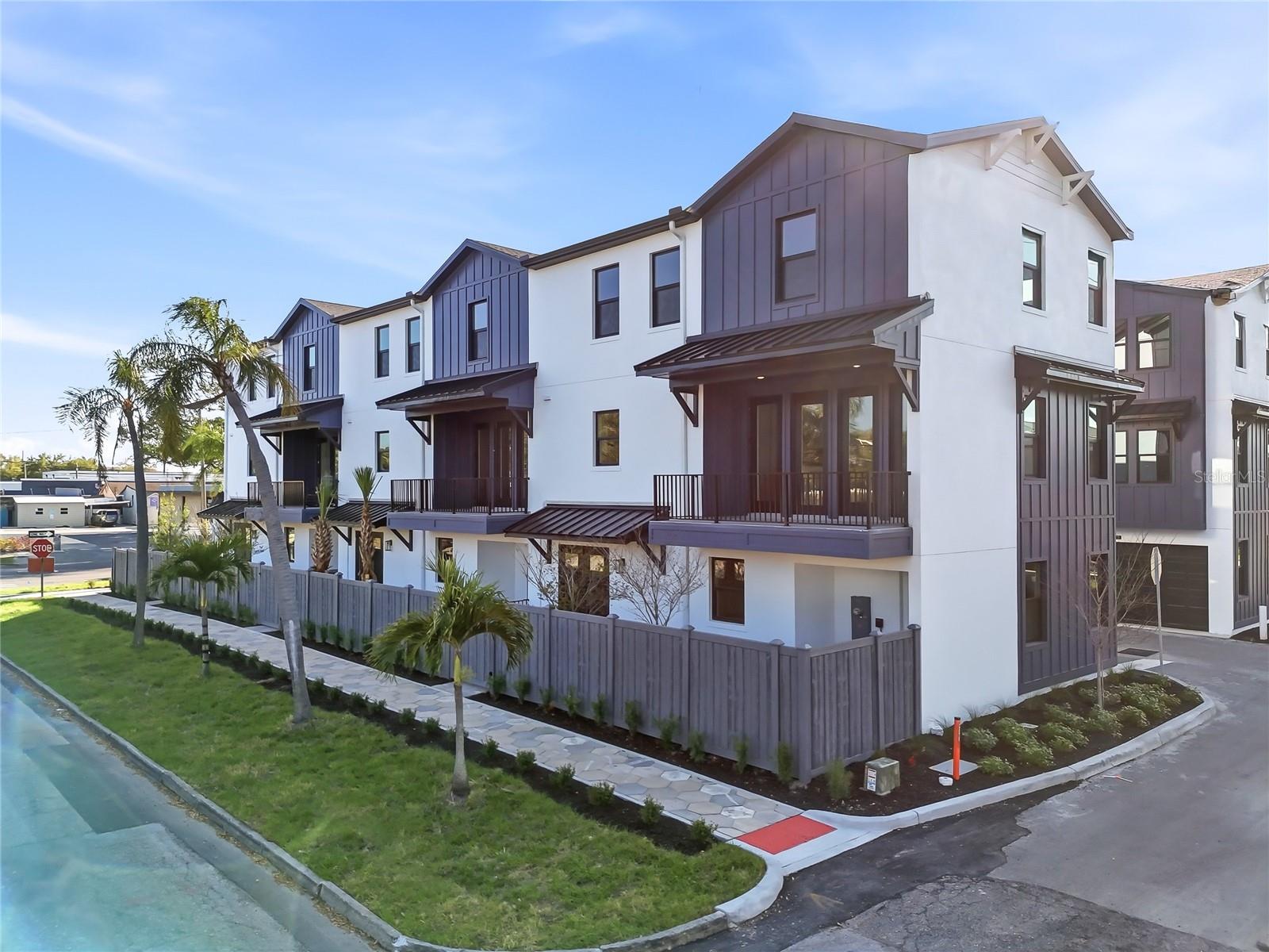 BLANC TOWNHOMES - Residential