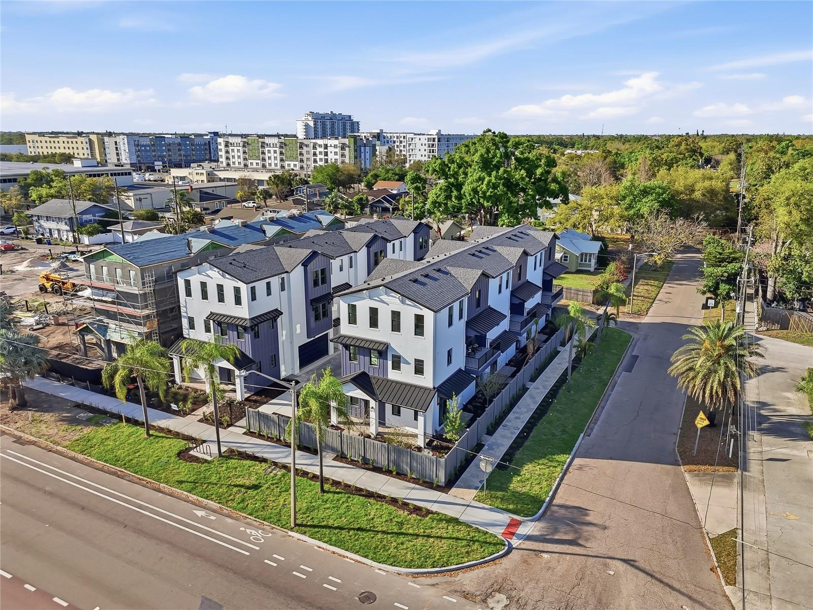 BLANC TOWNHOMES - Residential