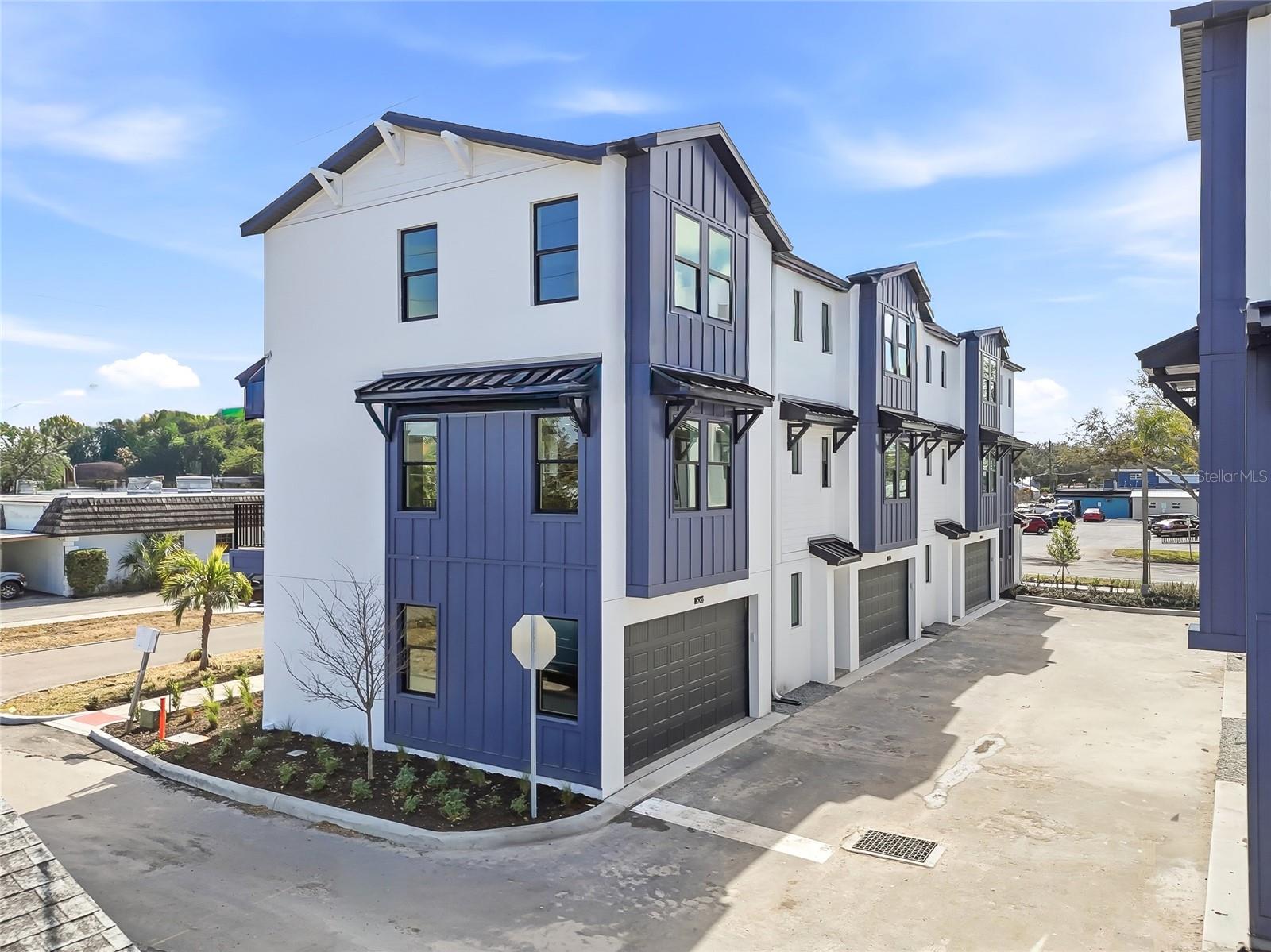 BLANC TOWNHOMES - Residential