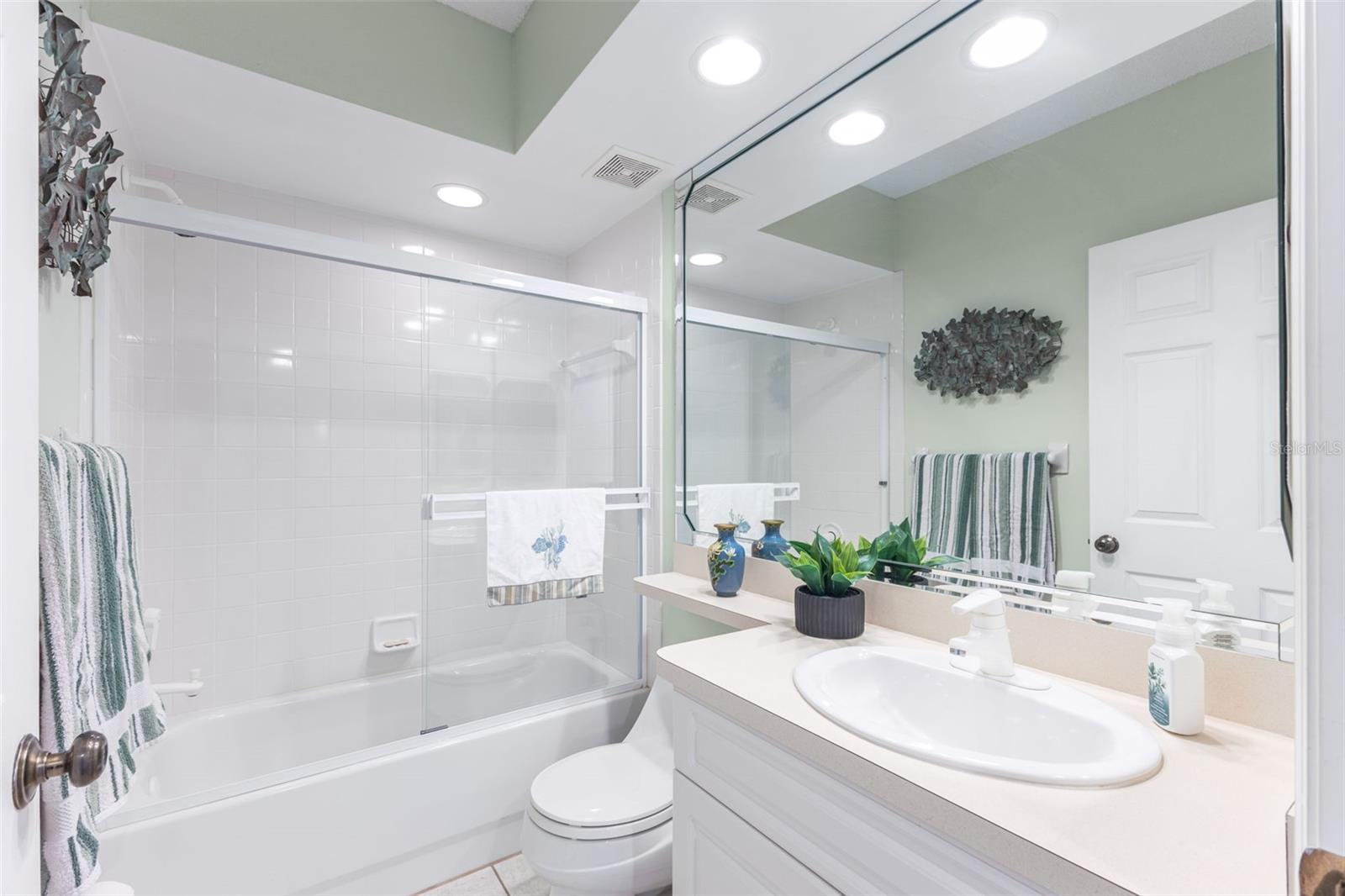 SHORES OF LONG BAYOU CONDO - Residential Lease