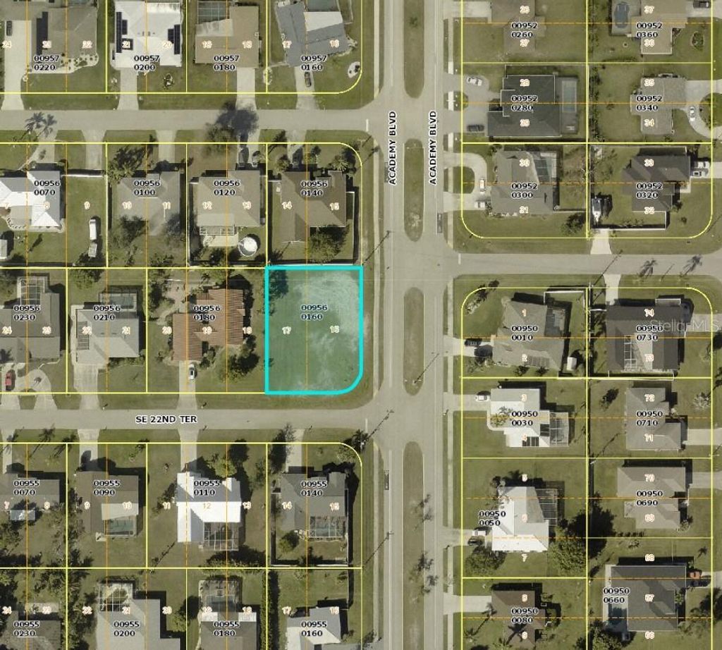 Photo of 627 SE 22nd Terrace, Cape Coral, FL 33990 (MLS # C7521318)