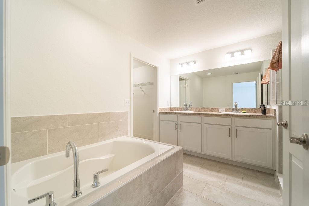 THOMPSON PRESERVE - Residential Lease