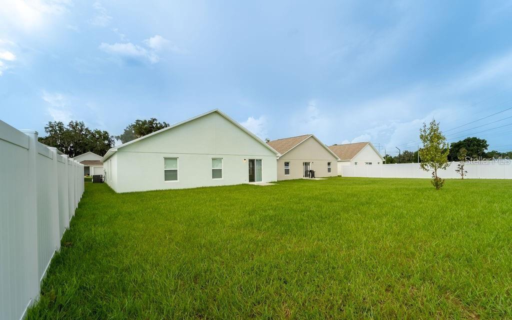 THOMPSON PRESERVE - Residential Lease