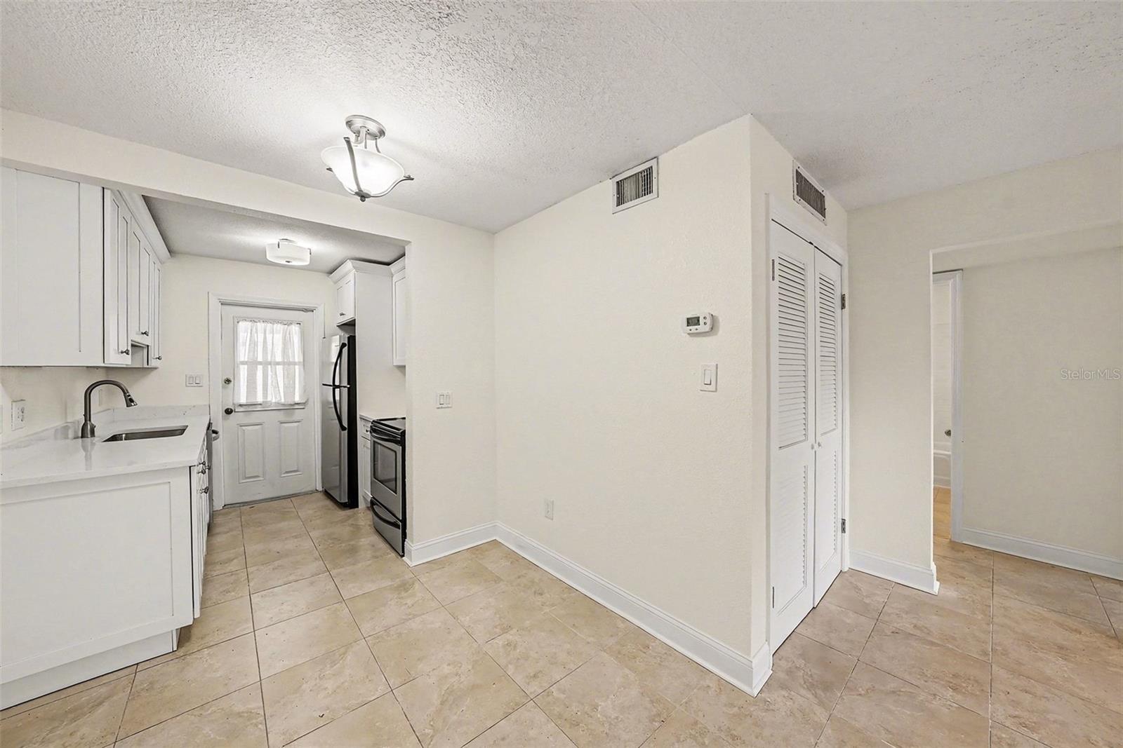 THE RETREAT ON DAVIS ISLAND - Residential