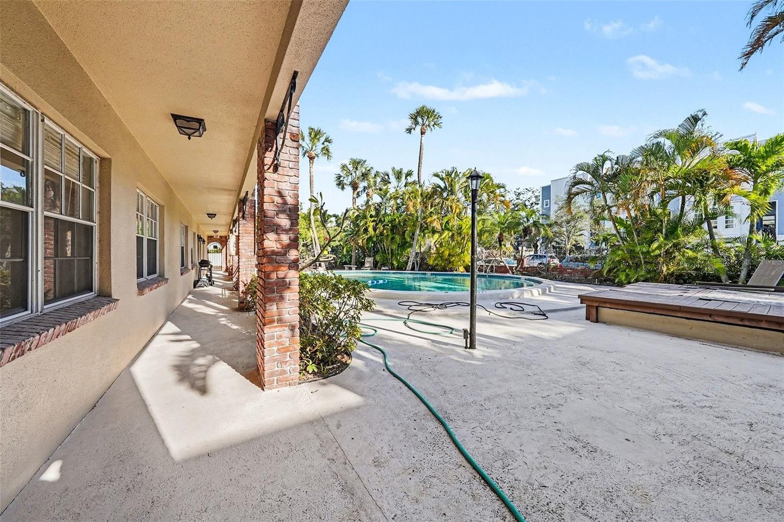 THE RETREAT ON DAVIS ISLAND - Residential