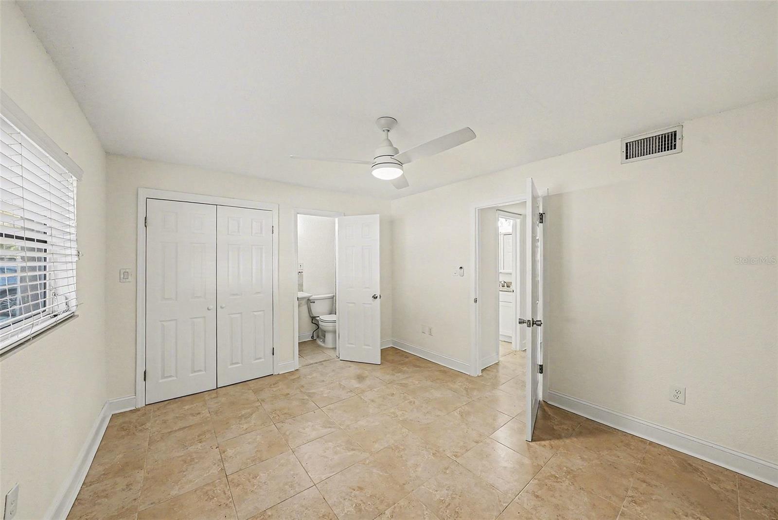 THE RETREAT ON DAVIS ISLAND - Residential