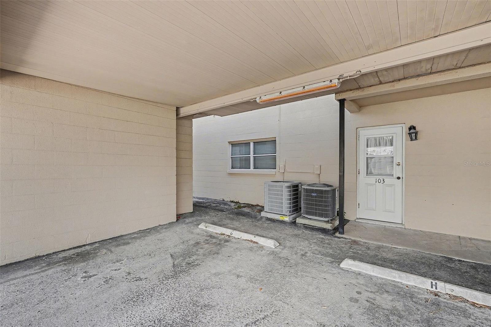 THE RETREAT ON DAVIS ISLAND - Residential