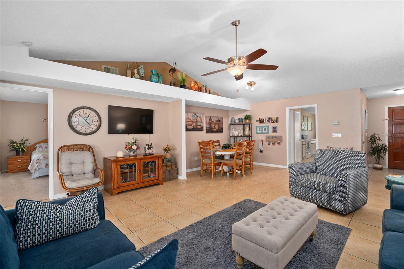 1047 HORNBEAM STREET