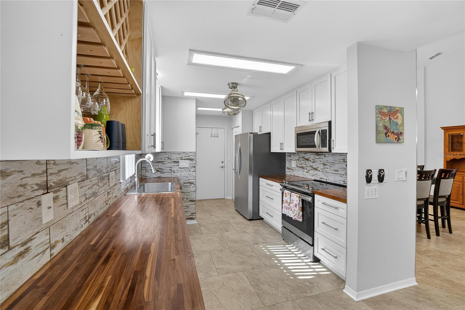 MANCHESTER IV CONDO - Residential