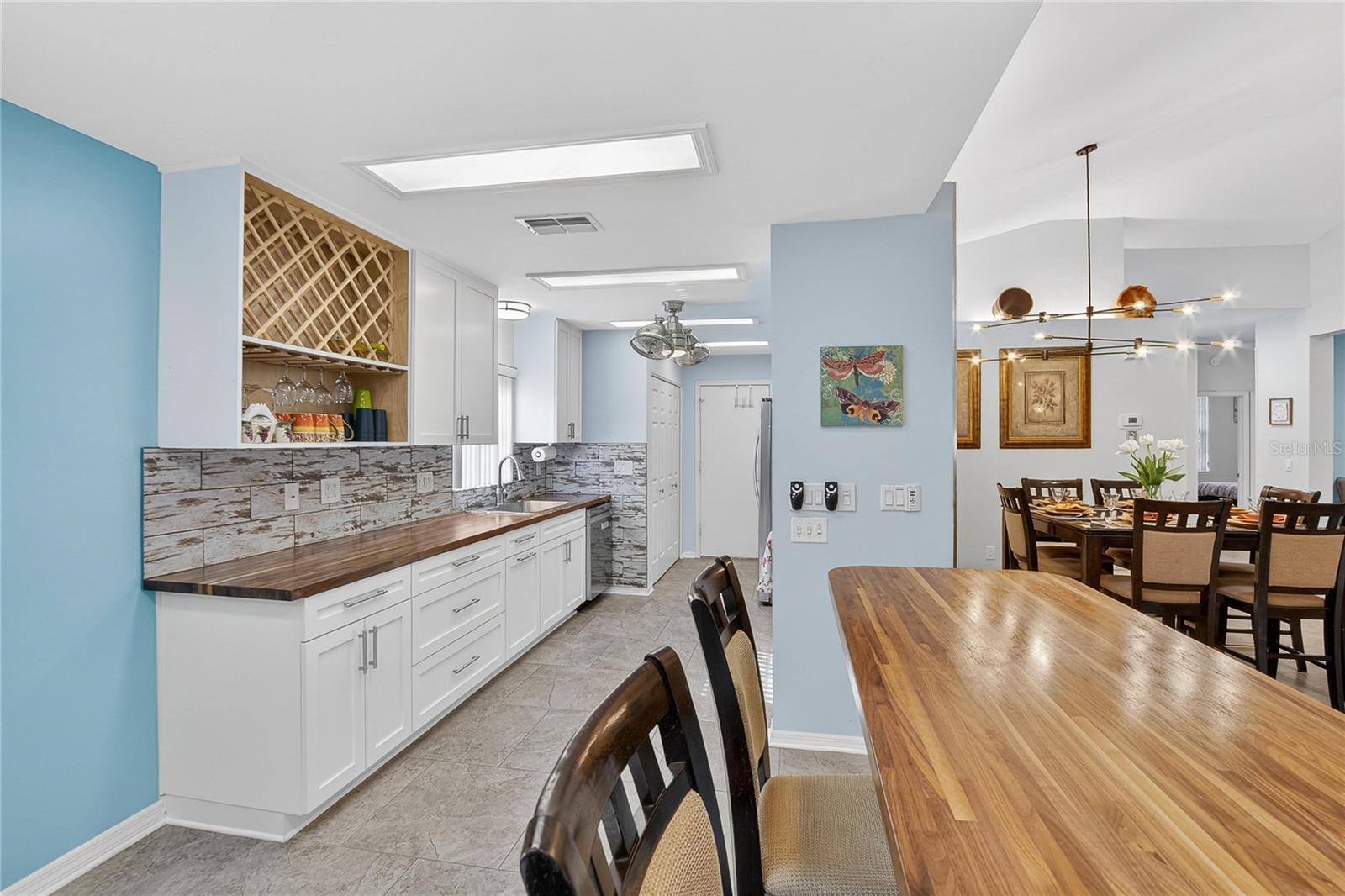 MANCHESTER IV CONDO - Residential