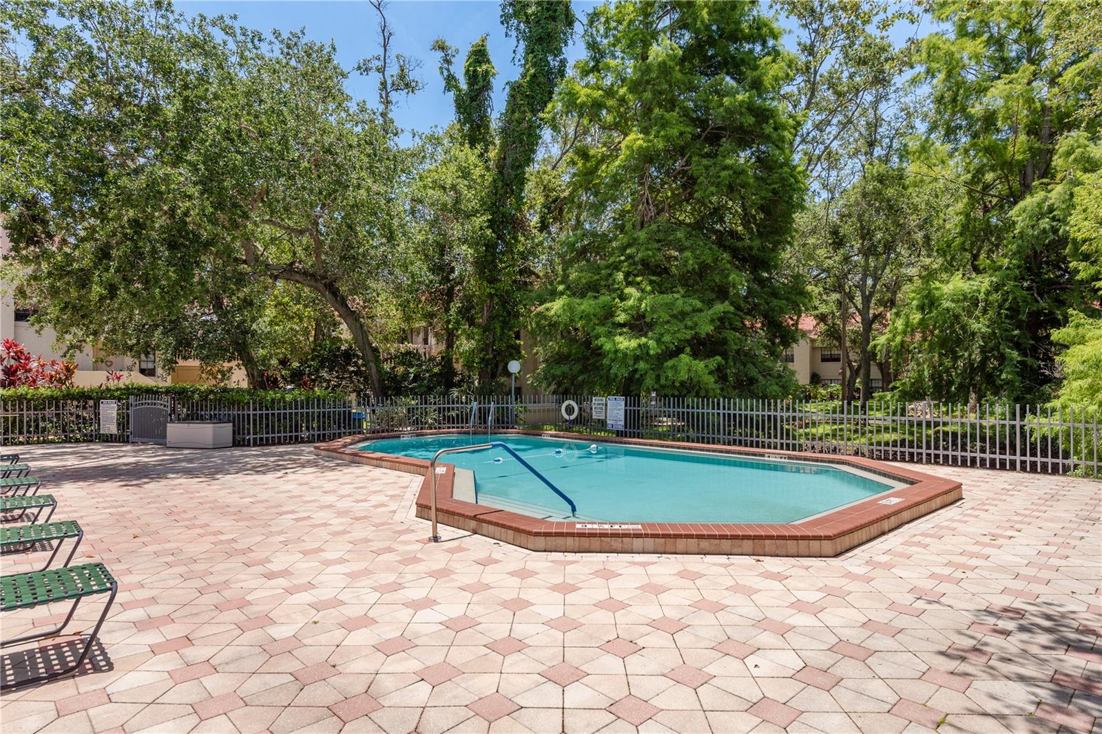 LOS PRADOS CONDO - Residential