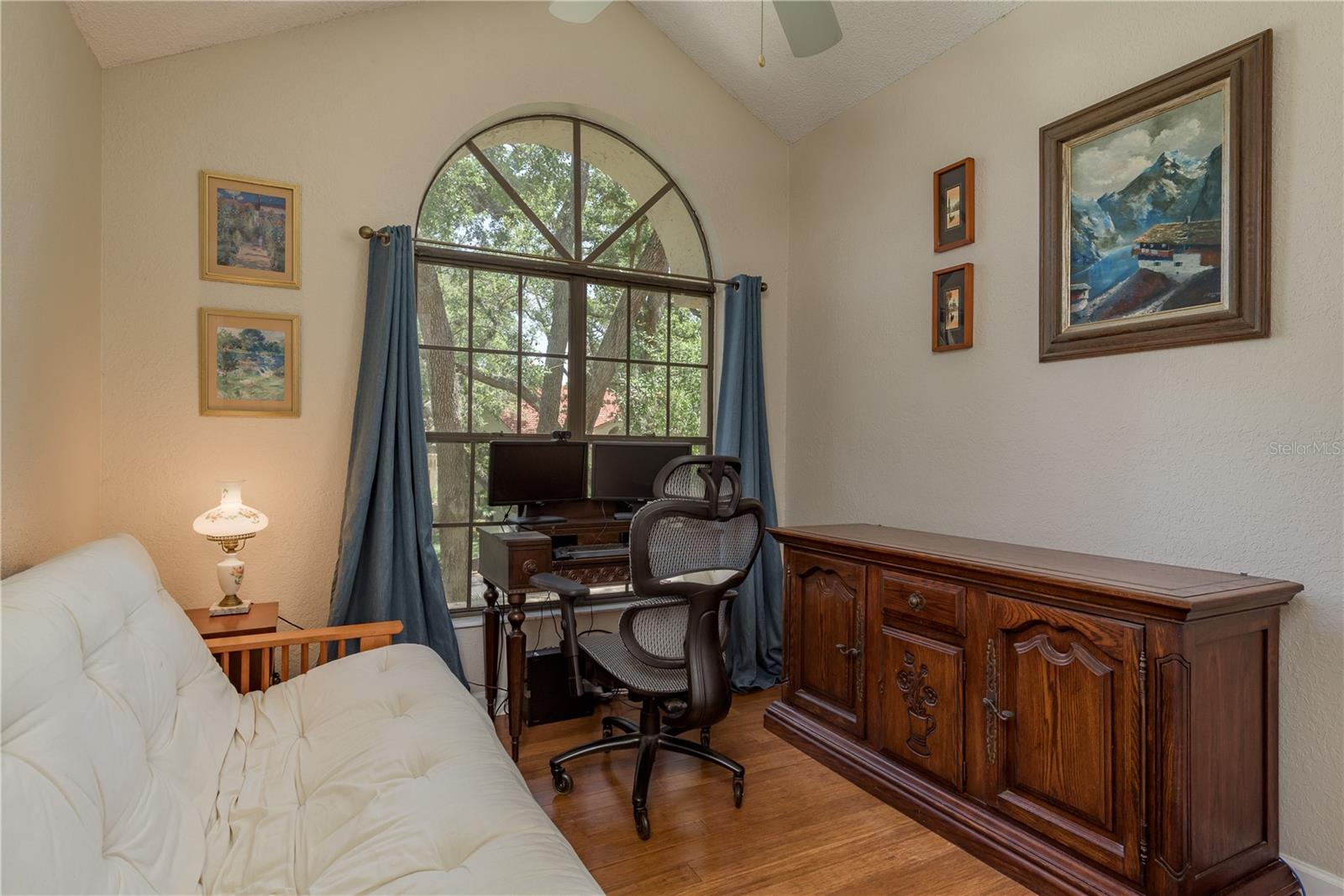 LOS PRADOS CONDO - Residential