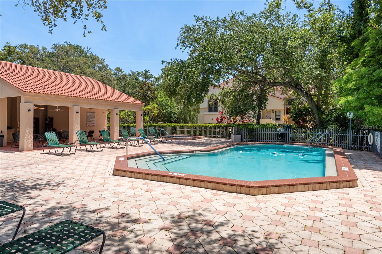 LOS PRADOS CONDO - Residential