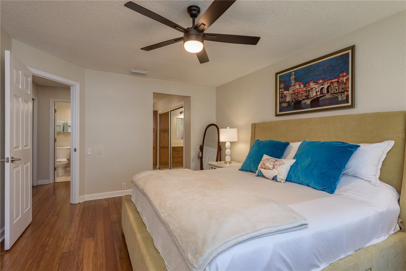 LOS PRADOS CONDO - Residential
