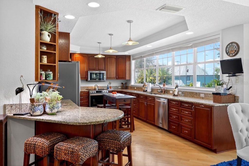 Photo of 5900 Bayview Circle S, Gulfport, FL 33707 (MLS # TB8470263)