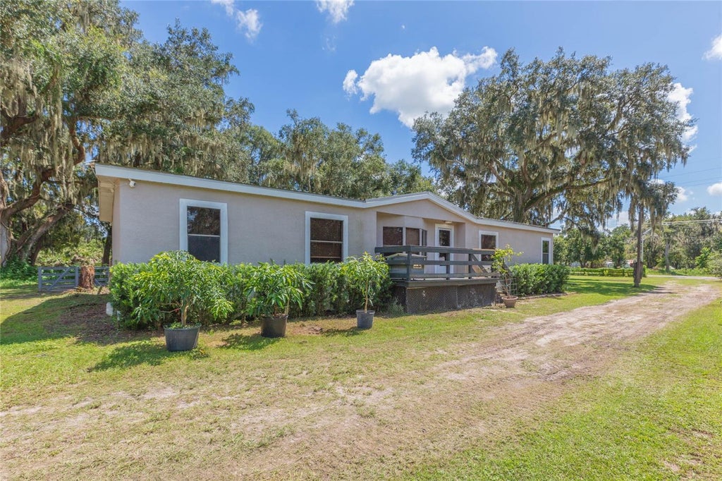 Photo of 2250 Nichols Road, Lithia, FL 33547 (MLS # TB8548318)