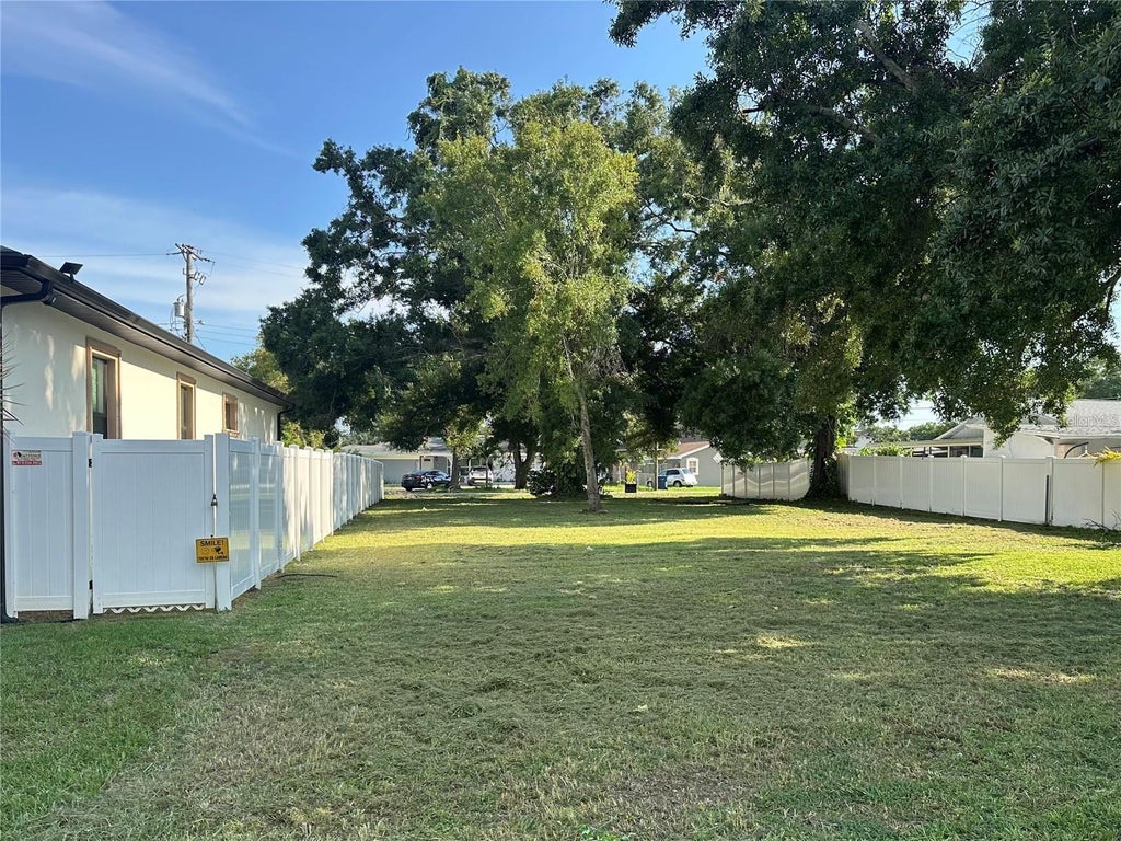Photo of 2710 W Lake Avenue, Tampa, FL 33607 (MLS # TB8560147)