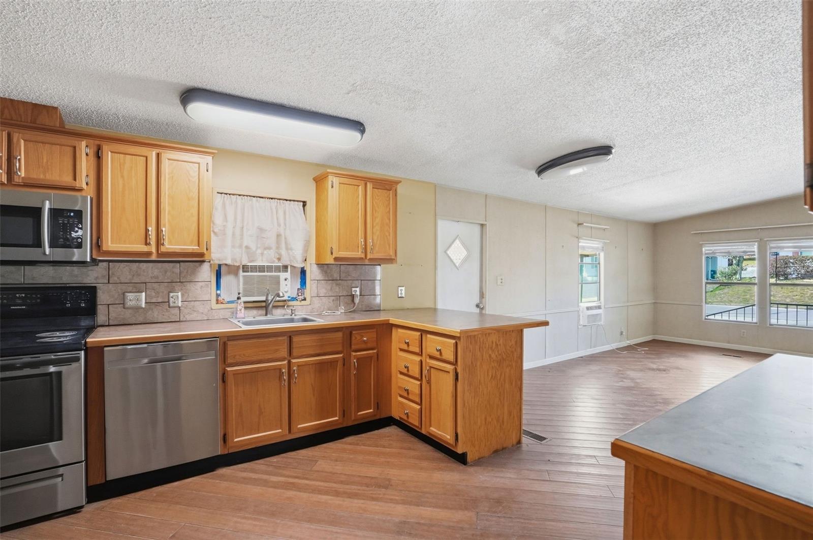 BROOKRIDGE COMM - Residential