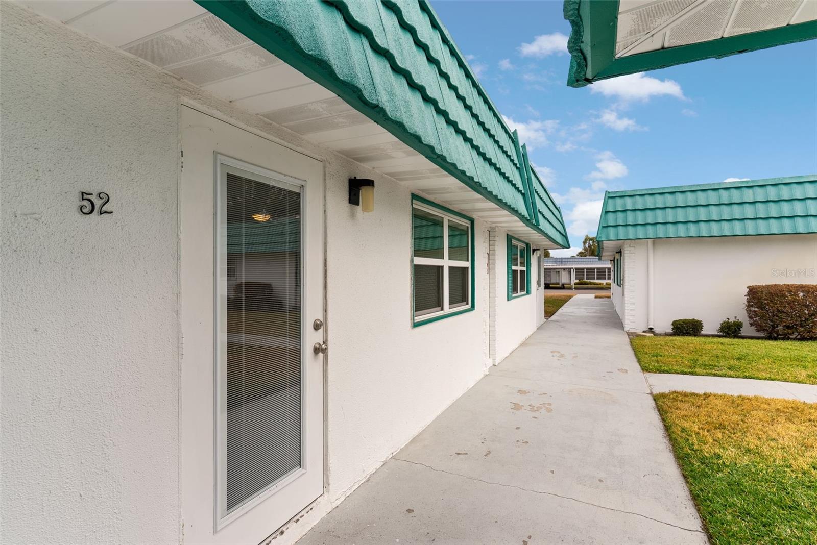 205 KINGS BOULEVARD 52