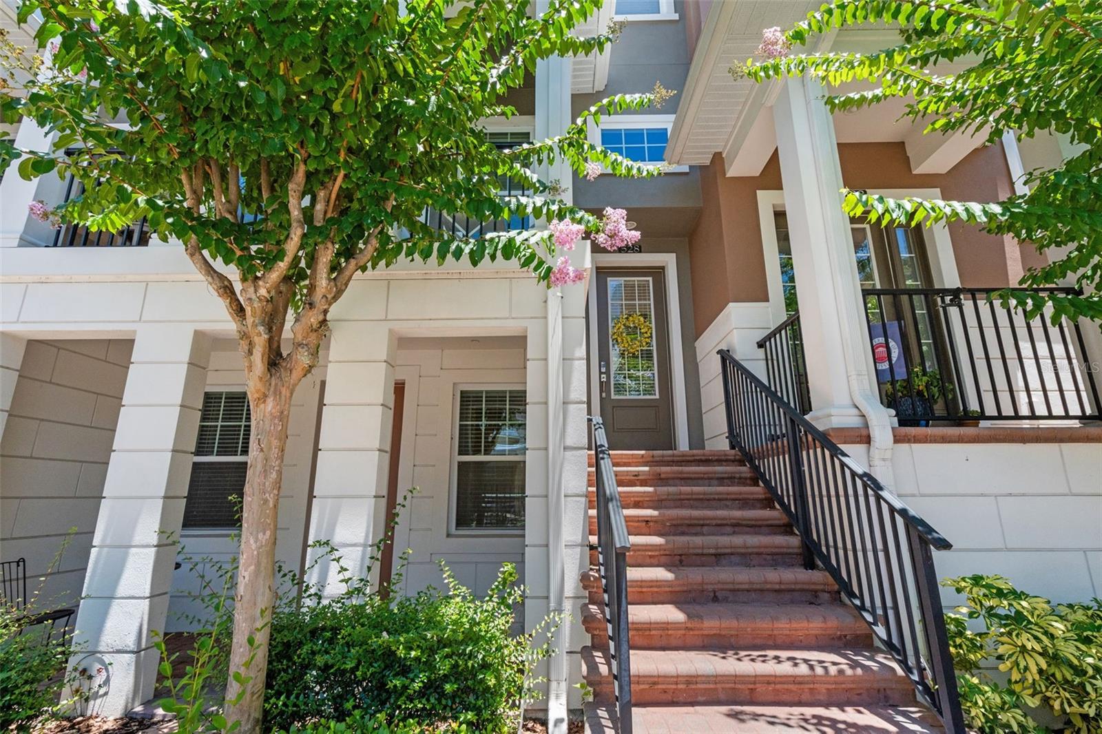 528 LANARK COURT