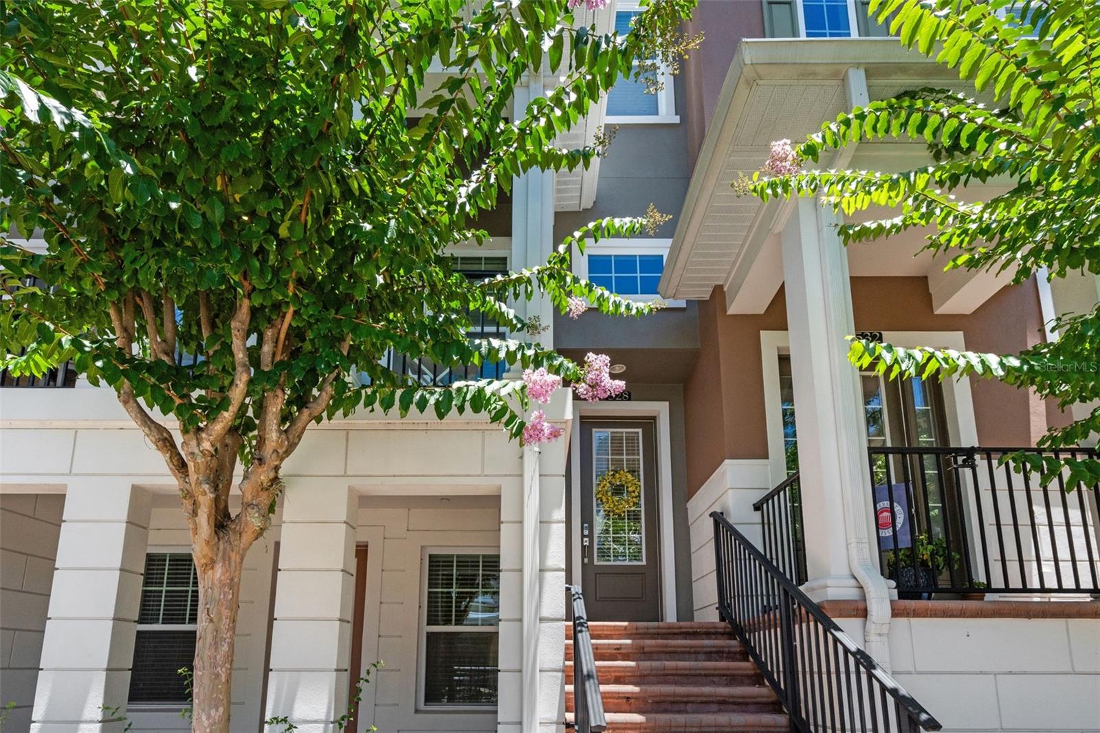 528 LANARK COURT
