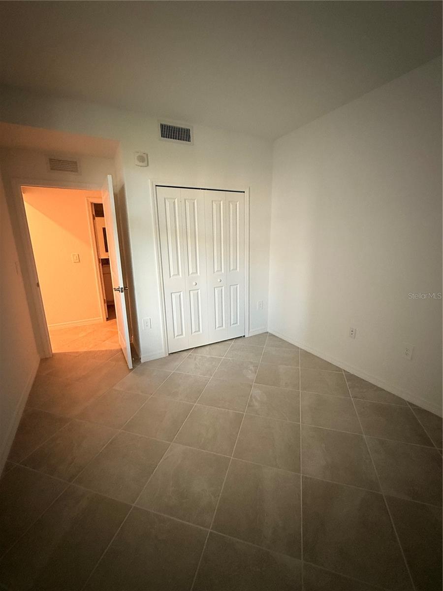 VERANDA 4/HERITAGE LNDG PH 3 B - Residential Lease