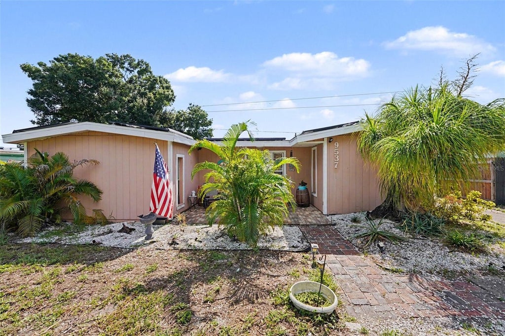 Photo of 9537 Crestview Street, Seminole, FL 33772 (MLS # TB8540144)