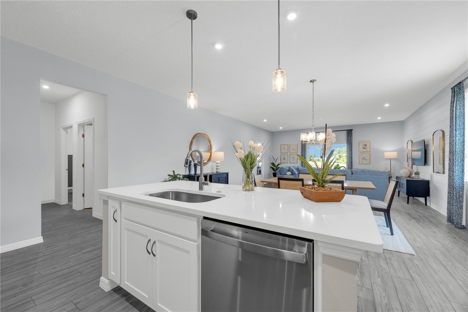 SUNSET LAKES ESTATES - Residential