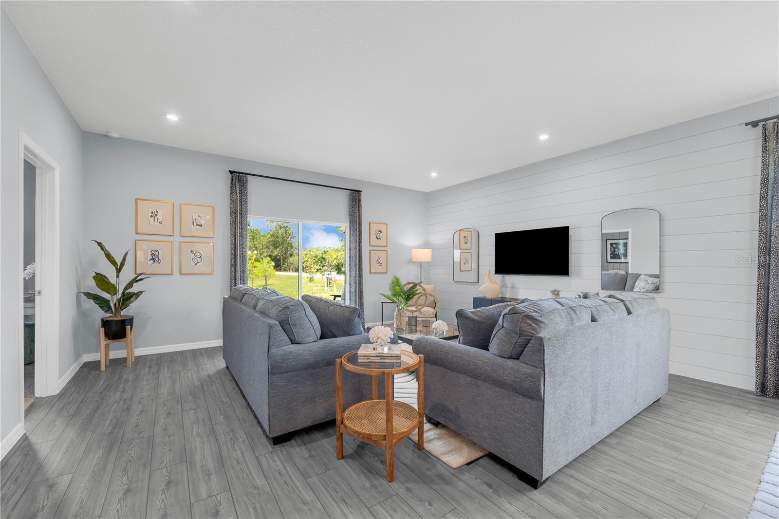 SUNSET LAKES ESTATES - Residential