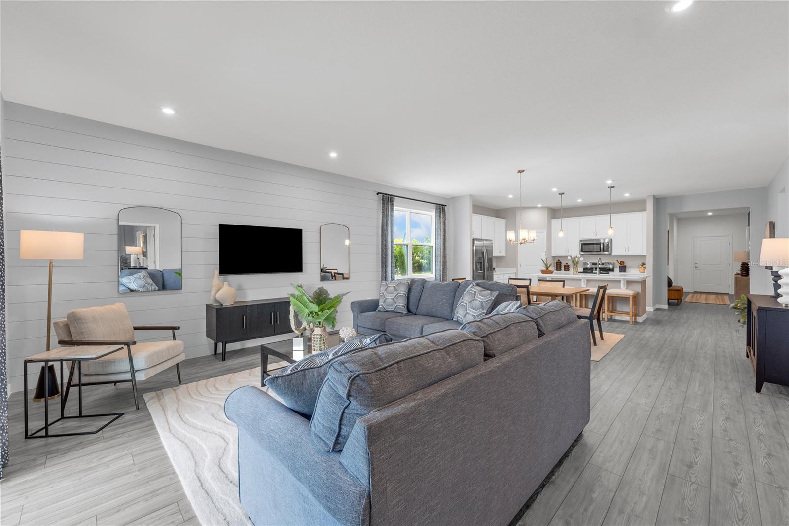 SUNSET LAKES ESTATES - Residential