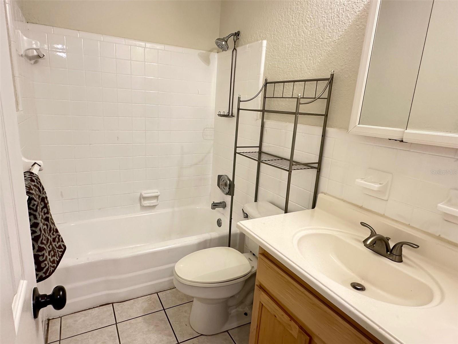 MEDALLION ESTATES - Residential Lease