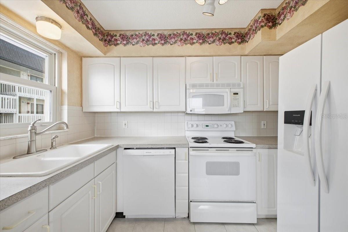 IMPERIAL HOUSE OF BRADENTON BEACH BLDG A - Residential