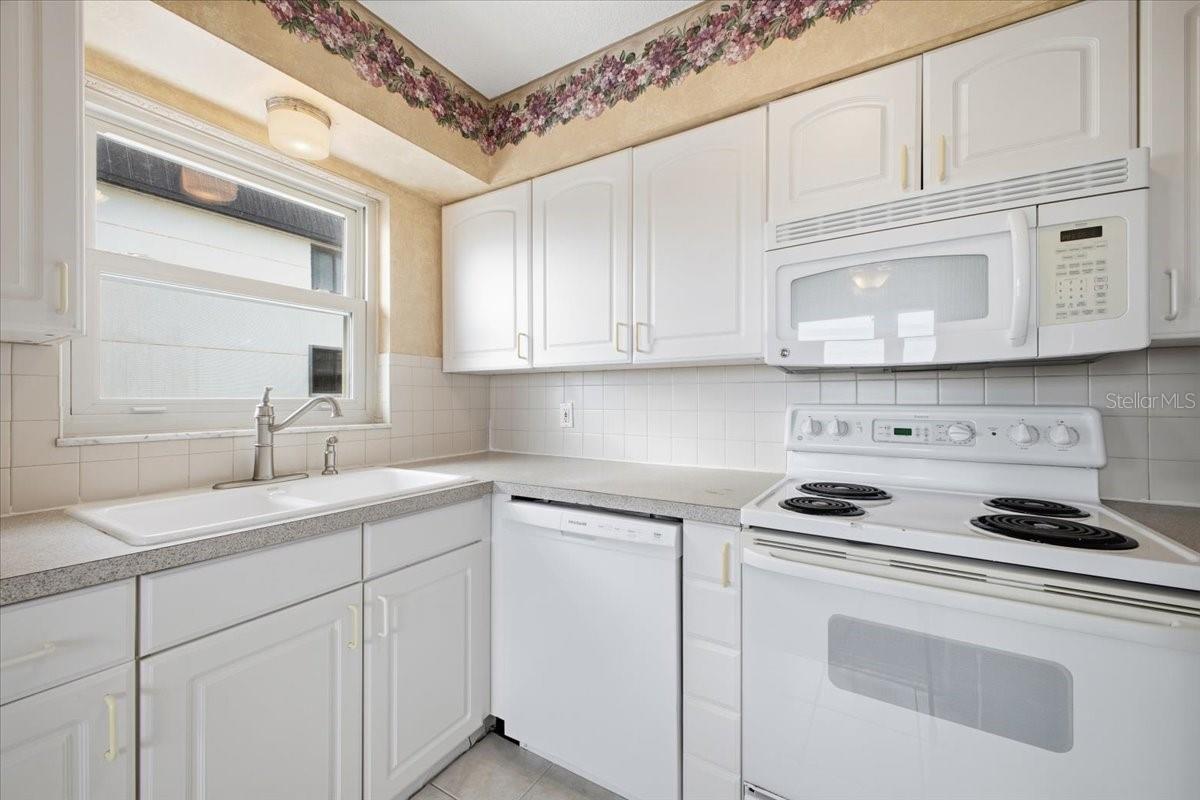 IMPERIAL HOUSE OF BRADENTON BEACH BLDG A - Residential