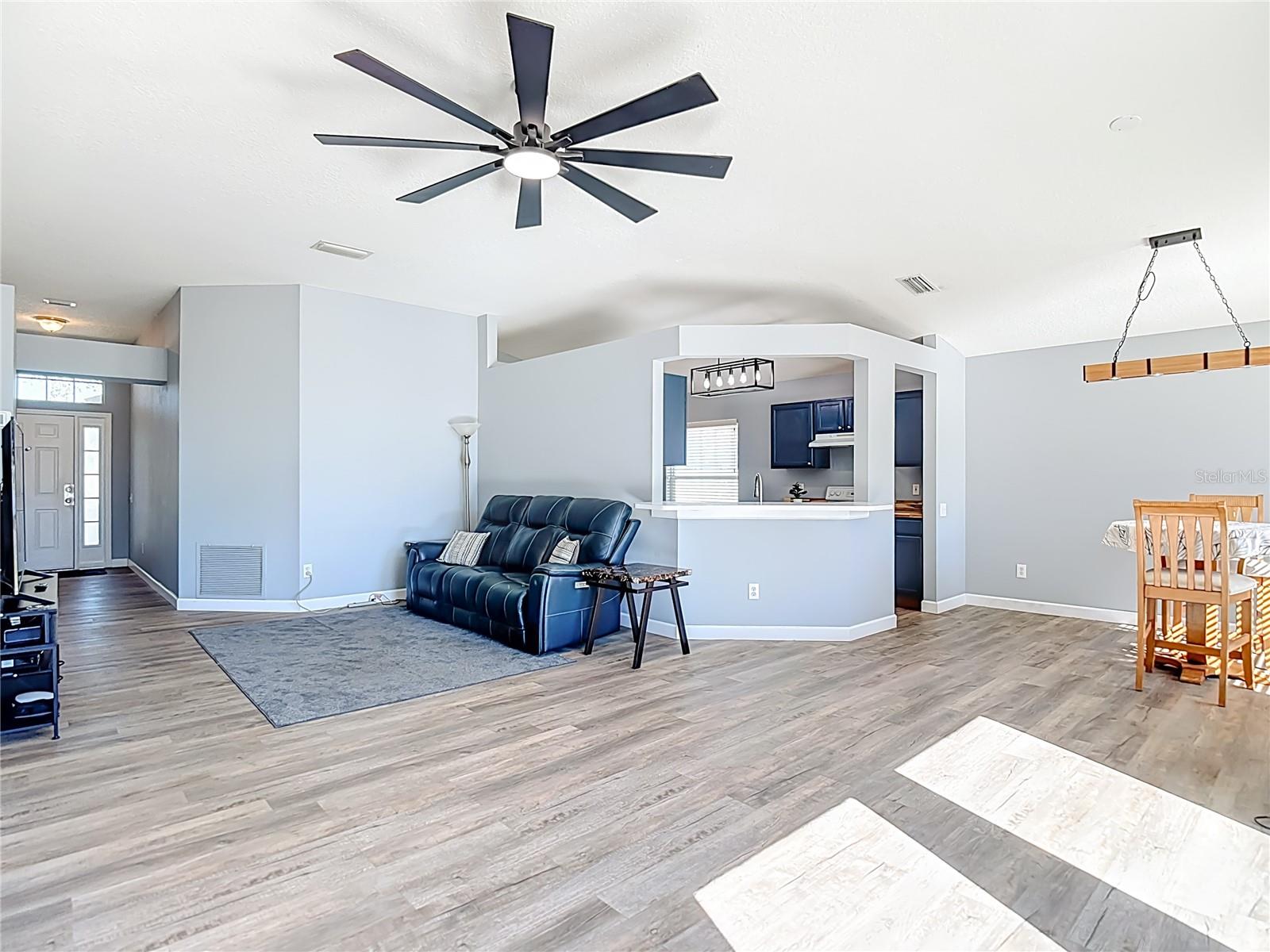 SOUTH POINTE PH 7 - Residential