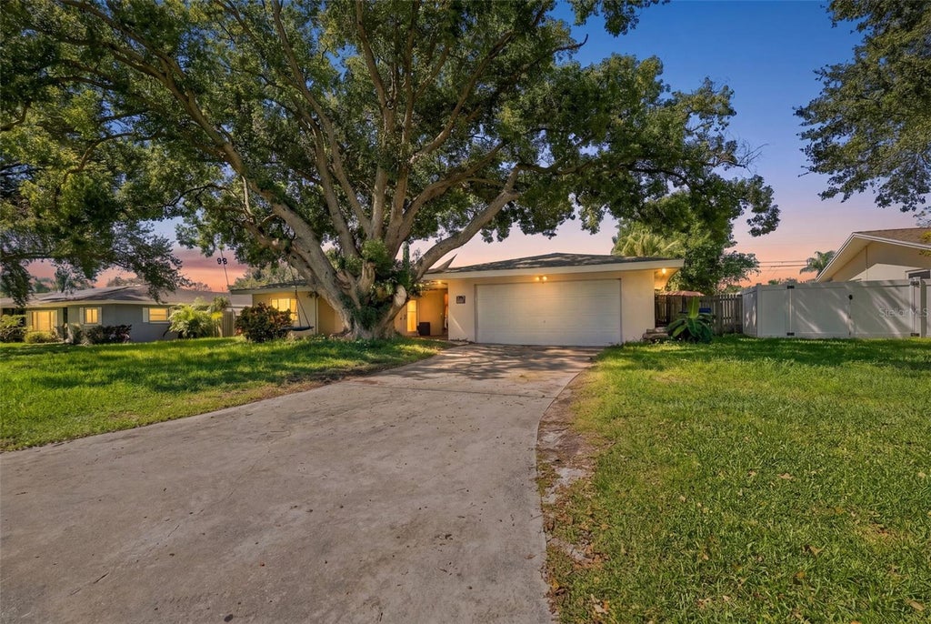 Photo of 1356 Woodcrest Avenue, Clearwater, FL 33756 (MLS # TB8556474)
